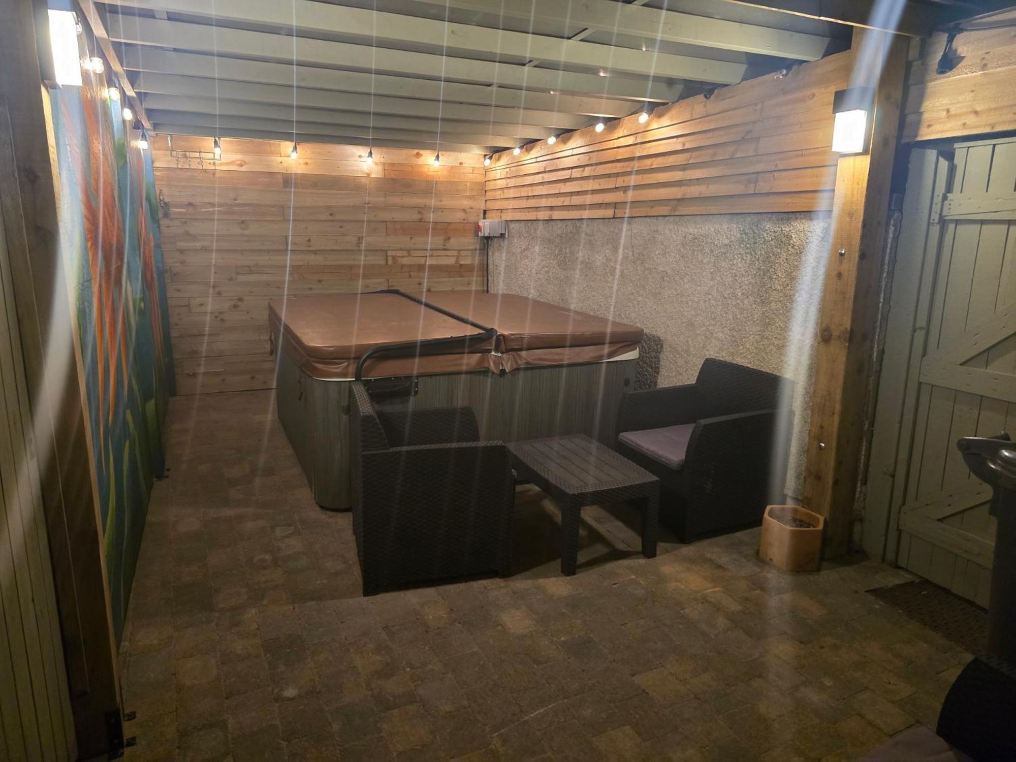 Eden Rose Cottage Hot-Tub Jacuzzi Morecambe-Bay Extérieur photo